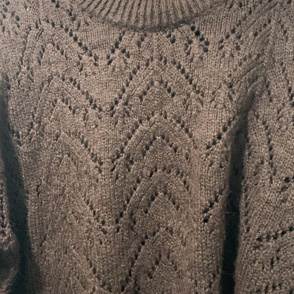 *3 for $15* Old Navy Sweater - Picture 3 of 5